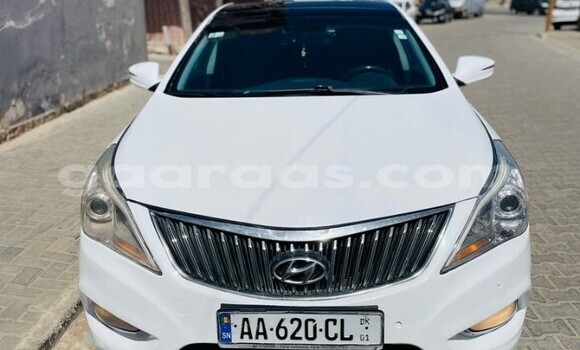 Acheter Occasion Voiture Hyundai Grandeur Blanc à Dakar, Dakar Acheter Occasion Voiture Hyundai Grandeur Blanc à Dakar, Dakar