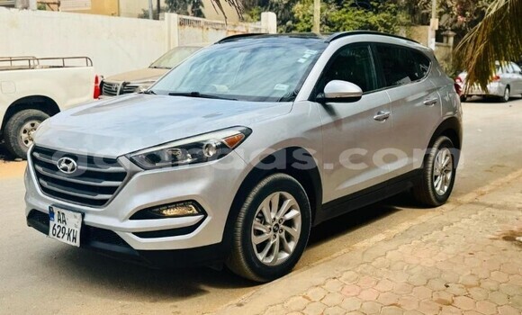 Buy Used Hyundai Tucson Silver Car in Dakar in Dakar Buy Used Hyundai Tucson Silver Car in Dakar in Dakar
