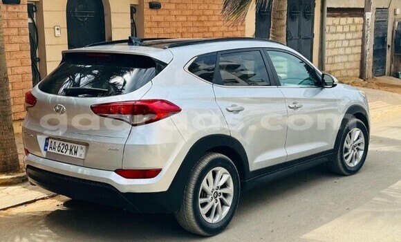 Buy Used Hyundai Tucson Silver Car in Dakar in Dakar Buy Used Hyundai Tucson Silver Car in Dakar in Dakar