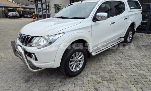 Acheter Occasion Voiture Mitsubishi Triton White à Dakar, Dakar Acheter Occasion Voiture Mitsubishi Triton White à Dakar, Dakar