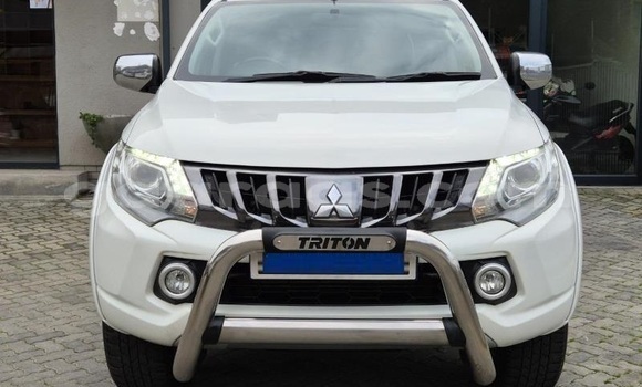 Acheter Occasion Voiture Mitsubishi Triton White à Dakar, Dakar Acheter Occasion Voiture Mitsubishi Triton White à Dakar, Dakar
