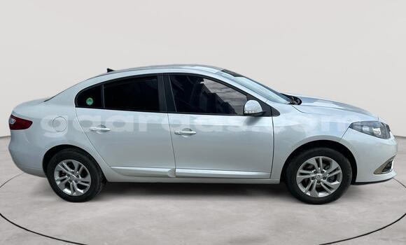 Dieundeu Occasion Renault Samsung SM3 White Auto in Dakar in Dakar Dieundeu Occasion Renault Samsung SM3 White Auto in Dakar in Dakar