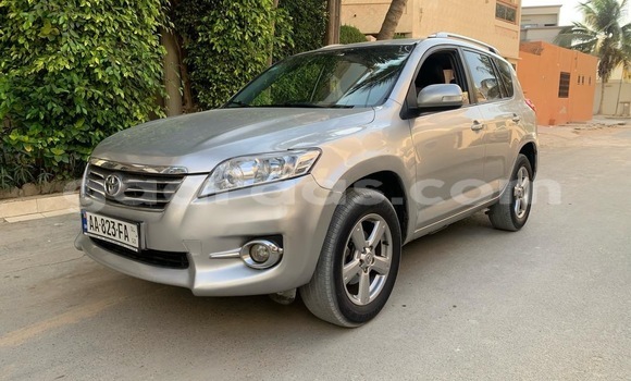 Dieundeu Occasion Toyota Rav 4 Silver Auto in Dakar in Dakar Dieundeu Occasion Toyota Rav 4 Silver Auto in Dakar in Dakar