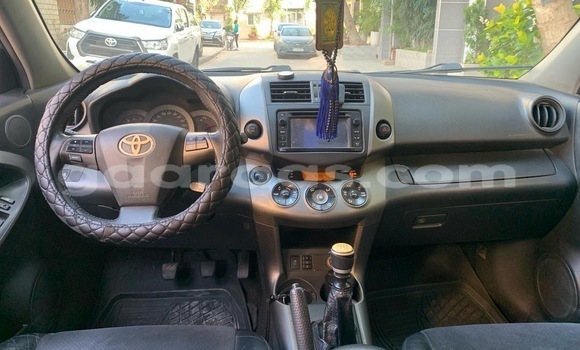 Dieundeu Occasion Toyota Rav 4 Silver Auto in Dakar in Dakar Dieundeu Occasion Toyota Rav 4 Silver Auto in Dakar in Dakar