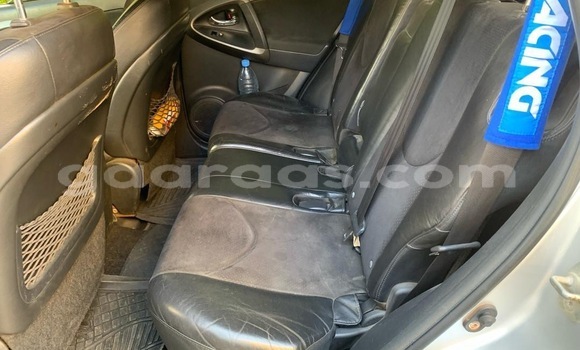 Dieundeu Occasion Toyota Rav 4 Silver Auto in Dakar in Dakar Dieundeu Occasion Toyota Rav 4 Silver Auto in Dakar in Dakar