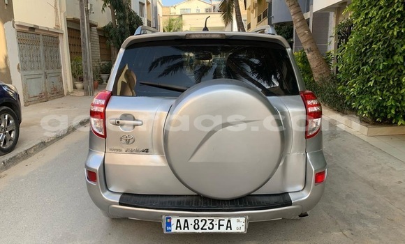 Dieundeu Occasion Toyota Rav 4 Silver Auto in Dakar in Dakar Dieundeu Occasion Toyota Rav 4 Silver Auto in Dakar in Dakar