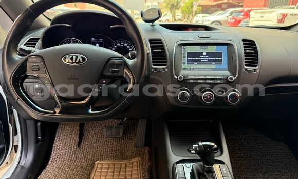 Buy Used Kia K3 Blanc Car in Dakar in Dakar Buy Used Kia K3 Blanc Car in Dakar in Dakar