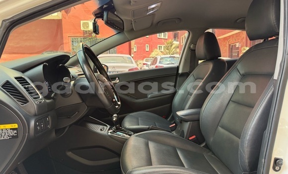 Buy Used Kia K3 Blanc Car in Dakar in Dakar Buy Used Kia K3 Blanc Car in Dakar in Dakar