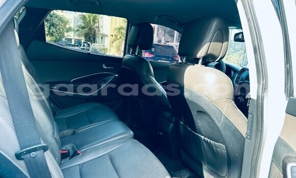 Acheter Occasion Voiture Hyundai Santa Fe Blanc à Dakar, Dakar Acheter Occasion Voiture Hyundai Santa Fe Blanc à Dakar, Dakar