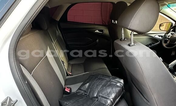 Dieundeu Occasion Ford Focus White Auto in Dakar in Dakar Dieundeu Occasion Ford Focus White Auto in Dakar in Dakar