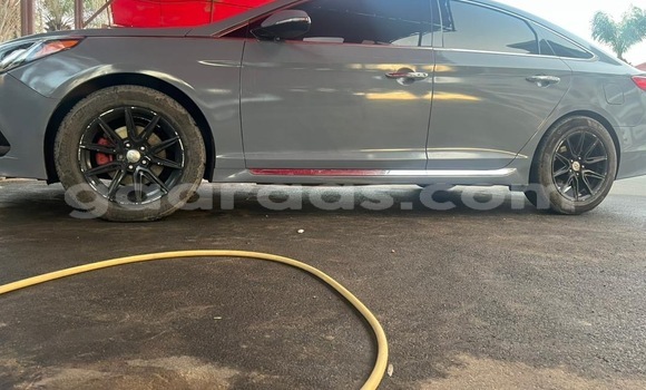 Dieundeu Occasion Hyundai Sonata Blue Auto in Dakar in Dakar Dieundeu Occasion Hyundai Sonata Blue Auto in Dakar in Dakar