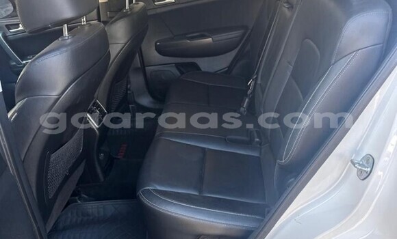 Acheter Occasion Voiture Kia Sportage Blanc à Dakar, Dakar Acheter Occasion Voiture Kia Sportage Blanc à Dakar, Dakar