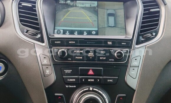 Buy Used Hyundai Santa Fe White Car in Dakar in Dakar Buy Used Hyundai Santa Fe White Car in Dakar in Dakar