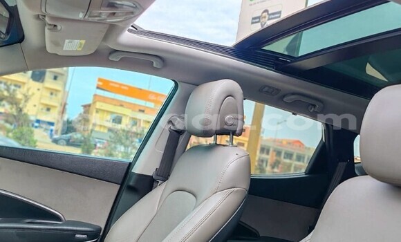 Buy Used Hyundai Santa Fe White Car in Dakar in Dakar Buy Used Hyundai Santa Fe White Car in Dakar in Dakar