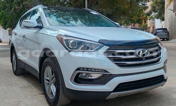Buy Used Hyundai Santa Fe White Car in Dakar in Dakar Buy Used Hyundai Santa Fe White Car in Dakar in Dakar