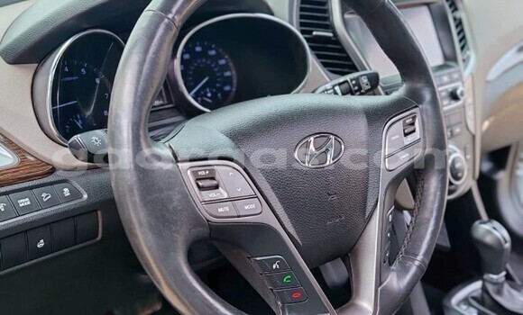 Buy Used Hyundai Santa Fe White Car in Dakar in Dakar Buy Used Hyundai Santa Fe White Car in Dakar in Dakar