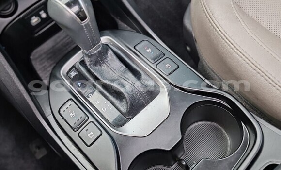 Buy Used Hyundai Santa Fe White Car in Dakar in Dakar Buy Used Hyundai Santa Fe White Car in Dakar in Dakar