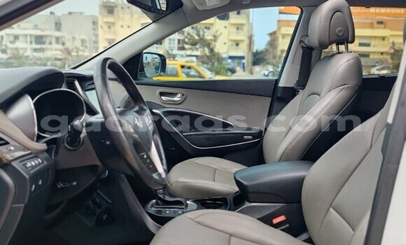 Buy Used Hyundai Santa Fe White Car in Dakar in Dakar Buy Used Hyundai Santa Fe White Car in Dakar in Dakar