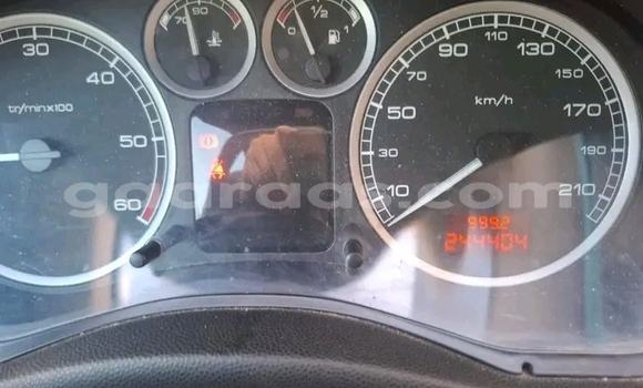 Acheter Occasion Voiture Mercedes-Benz E200 Blanc à Dakar, Dakar Acheter Occasion Voiture Mercedes-Benz E200 Blanc à Dakar, Dakar