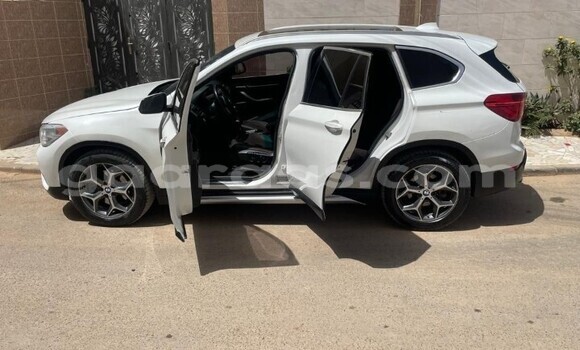 Acheter Occasion Voiture BMW X1 Blanc à Dakar, Dakar Acheter Occasion Voiture BMW X1 Blanc à Dakar, Dakar