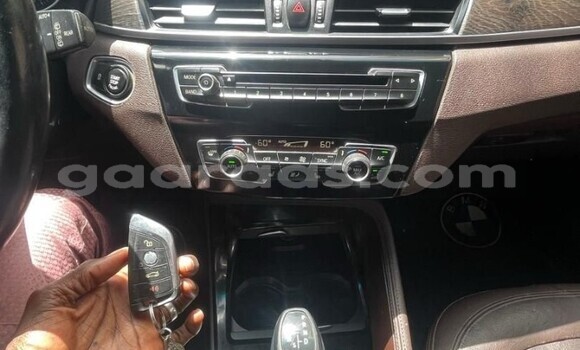 Acheter Occasion Voiture BMW X1 Blanc à Dakar, Dakar Acheter Occasion Voiture BMW X1 Blanc à Dakar, Dakar