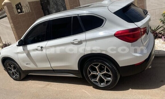 Acheter Occasion Voiture BMW X1 Blanc à Dakar, Dakar Acheter Occasion Voiture BMW X1 Blanc à Dakar, Dakar