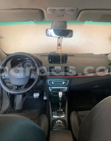 Big with watermark renault megane dakar dakar 30636