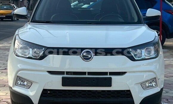 Dieundeu Occasion SsangYong Tivoli Blanc Auto in Dakar in Dakar Dieundeu Occasion SsangYong Tivoli Blanc Auto in Dakar in Dakar