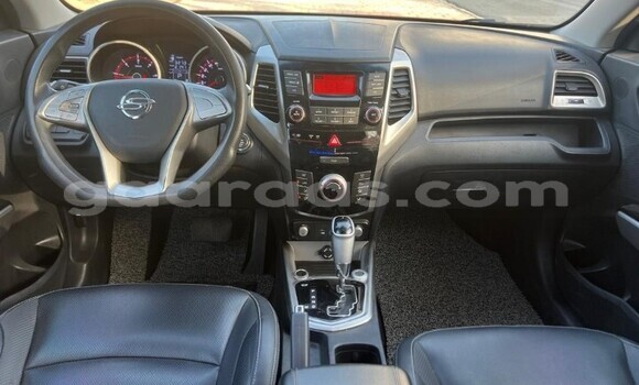 Dieundeu Occasion SsangYong Tivoli Blanc Auto in Dakar in Dakar Dieundeu Occasion SsangYong Tivoli Blanc Auto in Dakar in Dakar