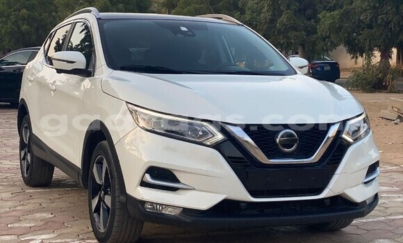 Dieundeu Occasion Nissan Qashqai White Auto in Dakar in Dakar