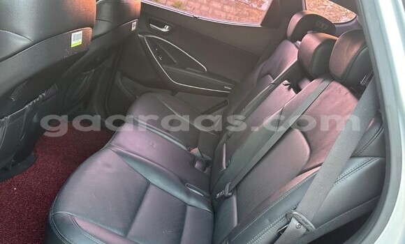 Acheter Occasion Voiture Hyundai Santa Fe Gris à Dakar, Dakar Acheter Occasion Voiture Hyundai Santa Fe Gris à Dakar, Dakar