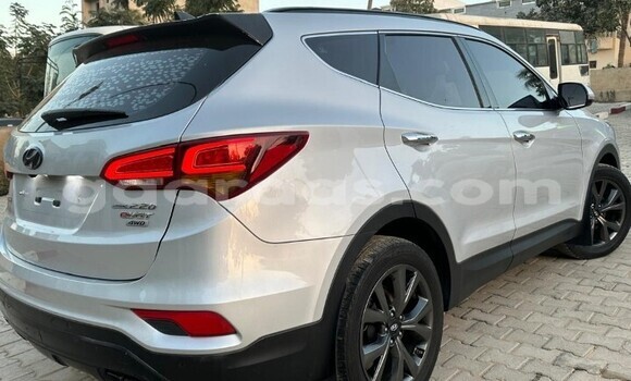 Acheter Occasion Voiture Hyundai Santa Fe Gris à Dakar, Dakar Acheter Occasion Voiture Hyundai Santa Fe Gris à Dakar, Dakar