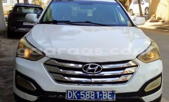 Dieundeu Occasion Hyundai Santa Fe Blanc Auto in Dakar in Dakar Dieundeu Occasion Hyundai Santa Fe Blanc Auto in Dakar in Dakar