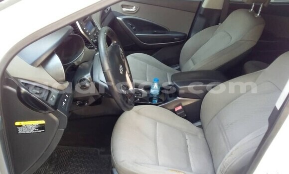 Dieundeu Occasion Hyundai Santa Fe Blanc Auto in Dakar in Dakar Dieundeu Occasion Hyundai Santa Fe Blanc Auto in Dakar in Dakar