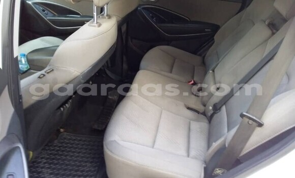 Dieundeu Occasion Hyundai Santa Fe Blanc Auto in Dakar in Dakar Dieundeu Occasion Hyundai Santa Fe Blanc Auto in Dakar in Dakar