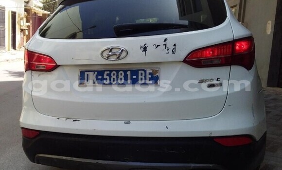 Dieundeu Occasion Hyundai Santa Fe Blanc Auto in Dakar in Dakar Dieundeu Occasion Hyundai Santa Fe Blanc Auto in Dakar in Dakar
