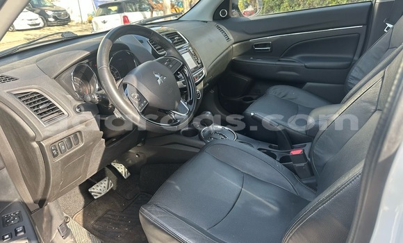 Dieundeu Occasion Mitsubishi Outlander White Auto in Dakar in Dakar Dieundeu Occasion Mitsubishi Outlander White Auto in Dakar in Dakar