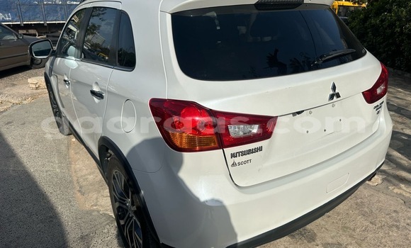 Dieundeu Occasion Mitsubishi Outlander White Auto in Dakar in Dakar Dieundeu Occasion Mitsubishi Outlander White Auto in Dakar in Dakar