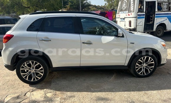 Dieundeu Occasion Mitsubishi Outlander White Auto in Dakar in Dakar Dieundeu Occasion Mitsubishi Outlander White Auto in Dakar in Dakar