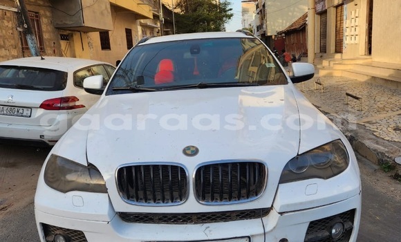 Dieundeu Occasion BMW X6 Blanc Auto in Dakar in Dakar
