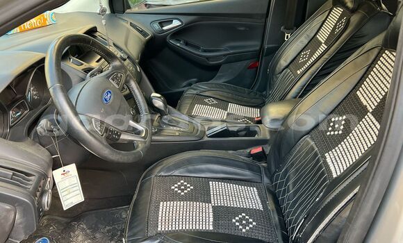 Acheter Occasion Voiture Ford Focus Brun à Dakar, Dakar Acheter Occasion Voiture Ford Focus Brun à Dakar, Dakar