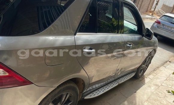 Acheter Occasion Voiture Mercedes‒Benz ML–Class Gris à Dakar, Dakar Acheter Occasion Voiture Mercedes‒Benz ML–Class Gris à Dakar, Dakar