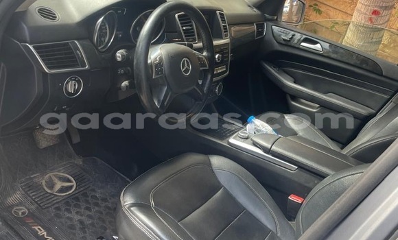 Acheter Occasion Voiture Mercedes‒Benz ML–Class Gris à Dakar, Dakar Acheter Occasion Voiture Mercedes‒Benz ML–Class Gris à Dakar, Dakar