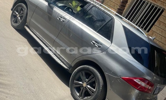 Acheter Occasion Voiture Mercedes‒Benz ML–Class Gris à Dakar, Dakar Acheter Occasion Voiture Mercedes‒Benz ML–Class Gris à Dakar, Dakar