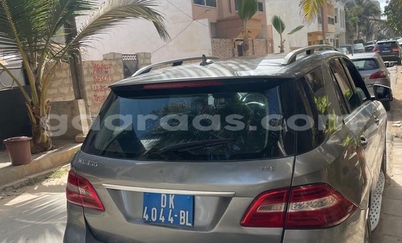 Acheter Occasion Voiture Mercedes‒Benz ML–Class Gris à Dakar, Dakar Acheter Occasion Voiture Mercedes‒Benz ML–Class Gris à Dakar, Dakar