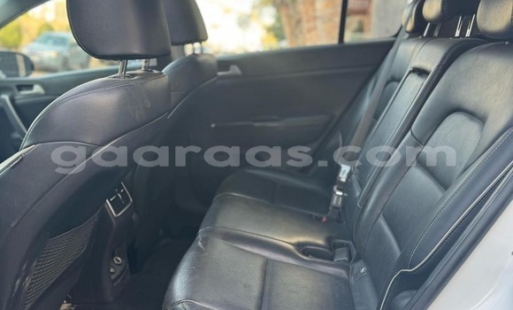 Acheter Occasion Voiture Kia Sportage Blanc à Dakar, Dakar Acheter Occasion Voiture Kia Sportage Blanc à Dakar, Dakar