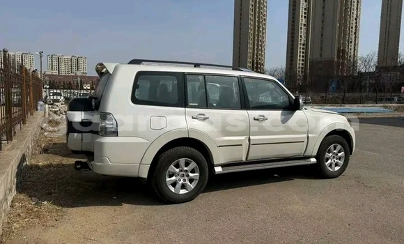 Acheter Occasion Voiture Mitsubishi Pajero Blanc à Dakar, Dakar Acheter Occasion Voiture Mitsubishi Pajero Blanc à Dakar, Dakar