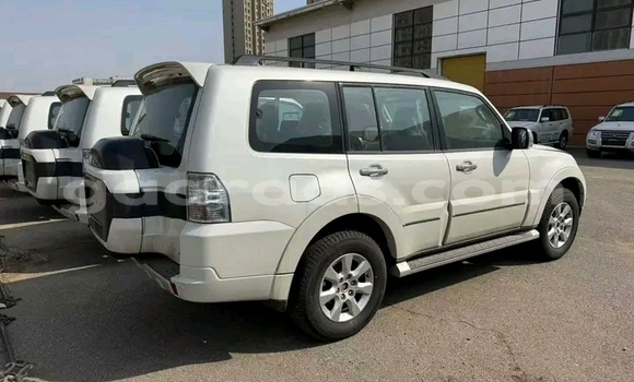 Acheter Occasion Voiture Mitsubishi Pajero Blanc à Dakar, Dakar Acheter Occasion Voiture Mitsubishi Pajero Blanc à Dakar, Dakar