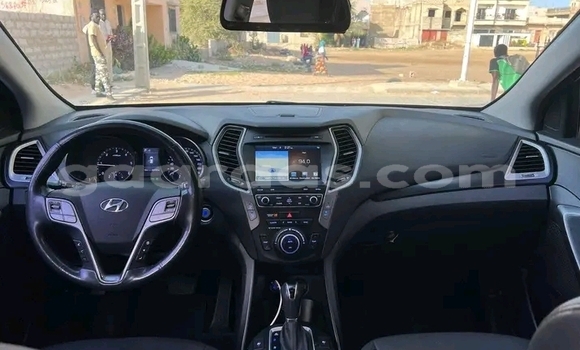 Dieundeu Occasion Hyundai Santa Fe White Auto in Dakar in Dakar Dieundeu Occasion Hyundai Santa Fe White Auto in Dakar in Dakar