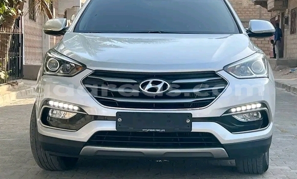 Dieundeu Occasion Hyundai Santa Fe White Auto in Dakar in Dakar Dieundeu Occasion Hyundai Santa Fe White Auto in Dakar in Dakar